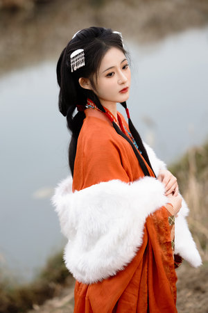 美谷朱里番号