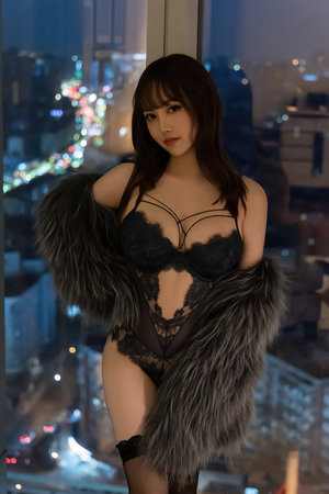激情冲撞让她高潮淫叫
