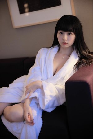 《妻子送老板雨伞》的电影